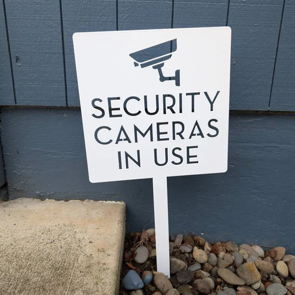 لافتة تحذيرية للكاميرات الأمني - مراجعة Home Yard Security Cameras وسعره